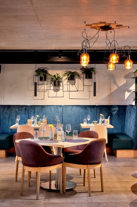 ever.grün KAPRUN - Hotel - Restaurant Abend © Foto Michael Huber (5)
