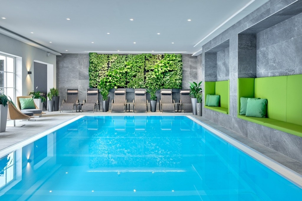 ever.grün KAPRUN - Hotel - urban.spa Indoor Pool © Foto Michael Huber (4)